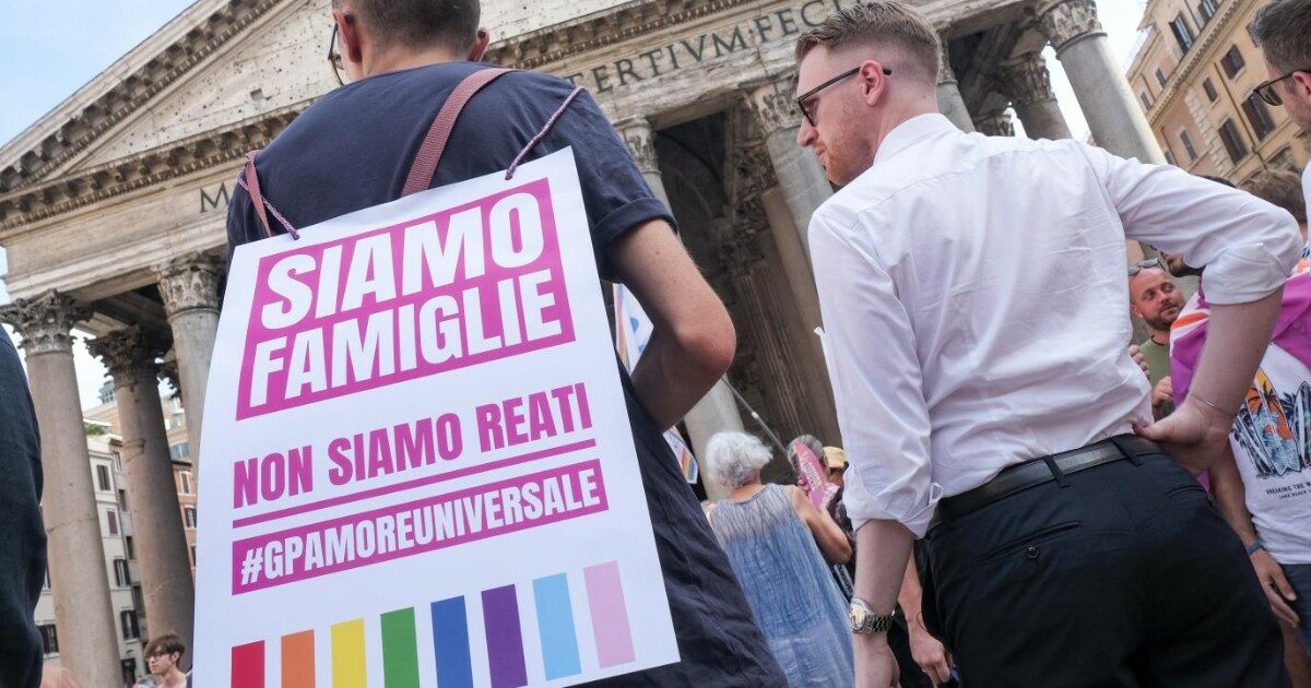 Nel reato universale di gestazione per altri, tutti gli spettri delle destre post fasciste