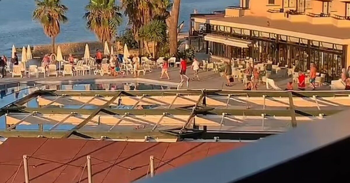 I “furbetti del lettino” colpiscono ancora: un video mostra gli ospiti di un resort occupare posti alle 6:30 del mattino, per poi andarsene