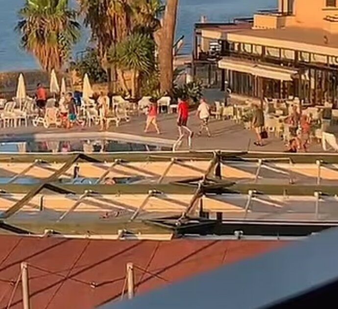 I “furbetti del lettino” colpiscono ancora: un video mostra gli ospiti di un resort occupare posti alle 6:30 del mattino, per poi andarsene