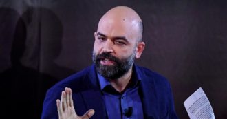 Copertina di Ora  Soldi sfida  Sergio e difende Saviano, ma l’ad non cambia idea