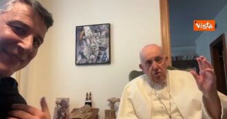 Copertina di Papa Francesco irrompe a sorpresa in una diretta Facebook: “Buonasera brava gente”