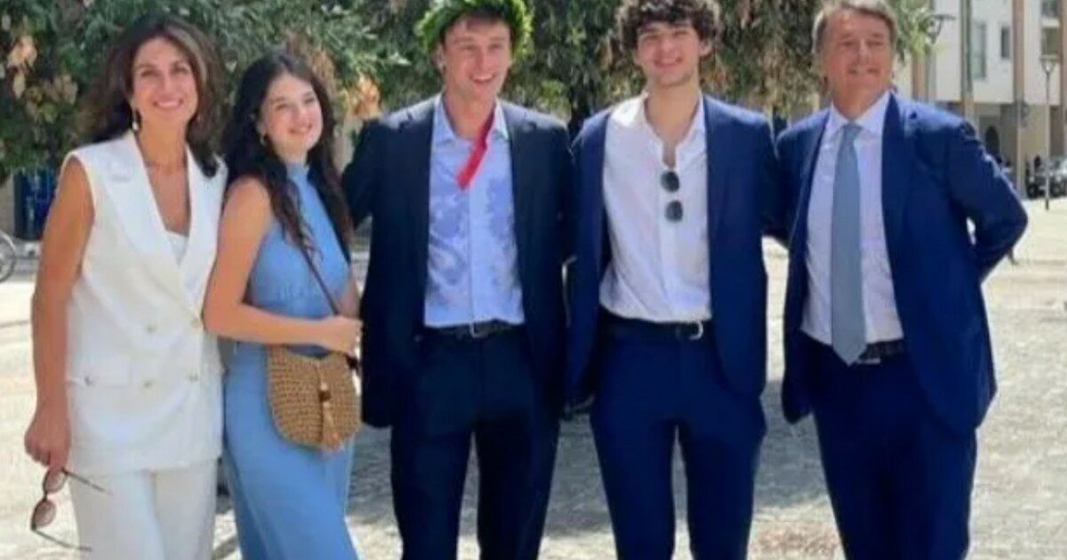 Matteo Renzi festeggia (con tanto di paparazzi) la laurea del figlio Francesco. La tesi? “Le strategie Rai riguardanti il festival di Sanremo”