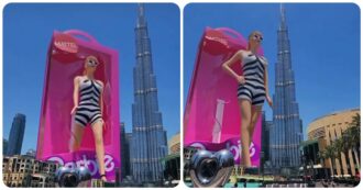 Copertina di Una gigante Barbie 3D compare di fronte al Burj Khalifa e fa qualcosa di inatteso: “Se la vedessi nella vita reale penso che andrei in arresto cardiaco” Il video è virale