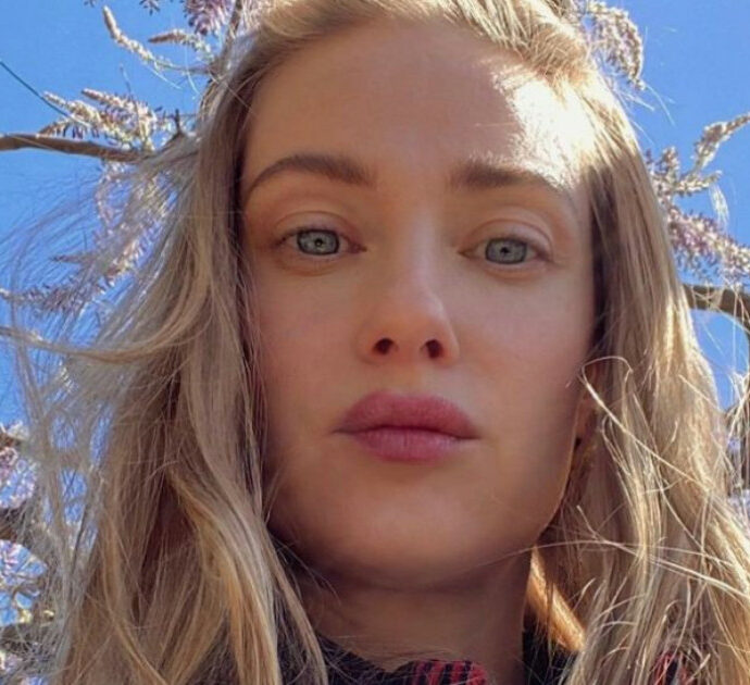 Eva Riccobono in lacrime: “Mia sorella ha combattuto per salvare la casa dalle fiamme”. Gli haters la attaccano: “Bruciano anche le abitazioni dei ricchi?” ma lei risponde a tono