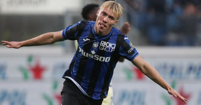 Hojlund allo United per 85 milioni dopo un anno e 9 gol in A: se questo è il parametro, quanto valgono Vlahovic, Osimhen e Lautaro?