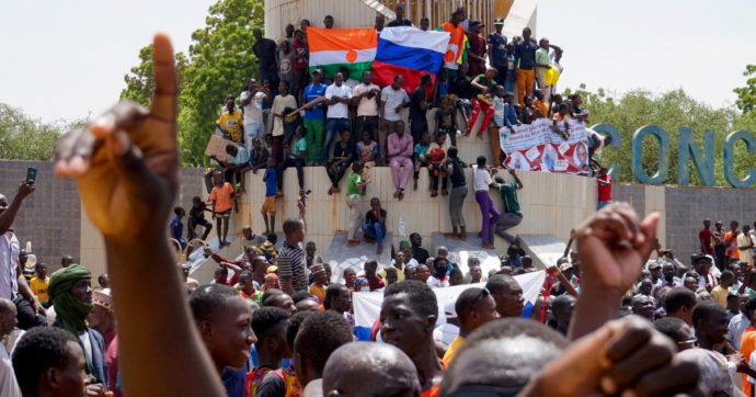 Niger, i filo-golpe esaltano Putin. Che dilaga in Africa