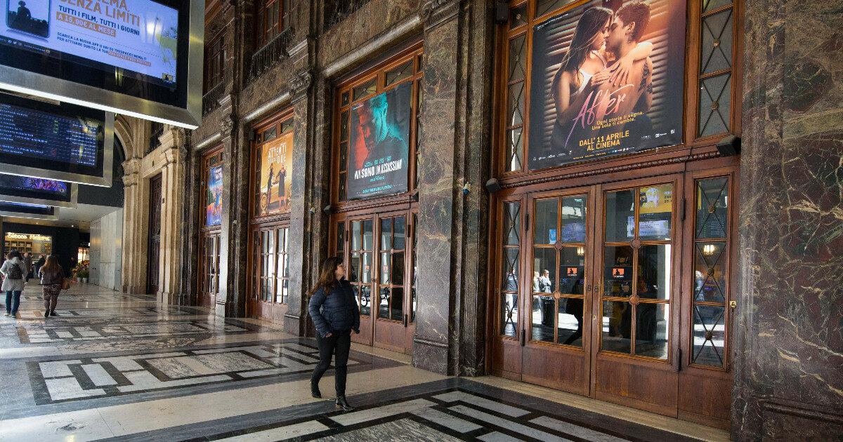 Chiude il cinema Odeon di Milano, il 31 luglio l’ultimo spettacolo dopo 94 anni di storia: cosa sorgerà al suo posto