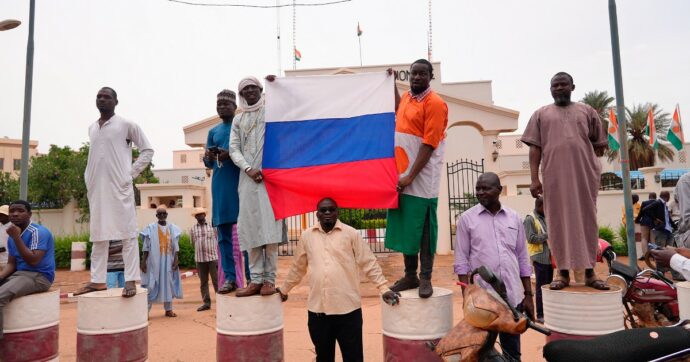 Il colpo di Stato in Niger ultimo tassello della “cintura russa” in Africa centrale. I golpisti? Addestrati dagli Stati Uniti