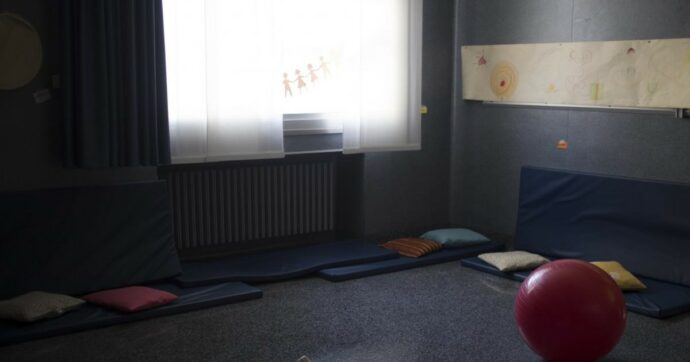Torino, gli antiabortisti (con l’appoggio di Fdi) aprono “una stanza dell’ascolto” in ospedale per fermare le interruzioni di gravidanza