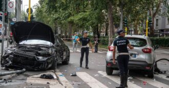 Copertina di Milano, giovane travolto da un’auto e poi schiacciato contro un palo: ricoverato in gravissime condizioni al Niguarda