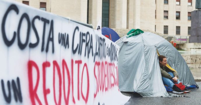 “Il reddito mi ha permesso di studiare con dignità, ora mi preoccupa il futuro. La povertà in Italia è una colpa, ne parla solo chi l’ha vista alla tv”