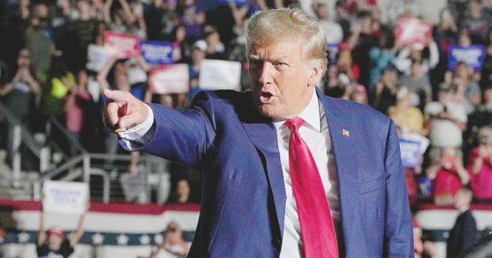 Sott’accusa: Trump vola nei sondaggi, Biden no