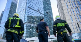 Copertina di Ucraina, la diretta – Nuovo attacco con droni su Mosca: colpito lo stesso palazzo di pochi giorni fa. Russia: “Sventato un raid contro le nostre navi”