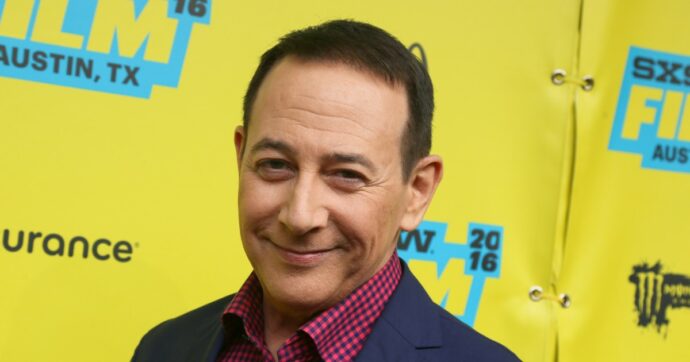 Paul Reubens morto, addio all’attore volto di Pee-wee Herman. Il cordoglio di Sharon Stone: “Generoso anche quando è stato frainteso e attaccato”