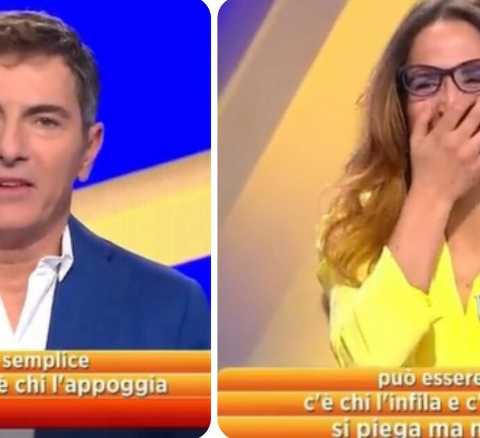 Reazione a catena, imbarazzo e risate in studio per il doppio senso a luci rosse: “C’è chi l’infila…”