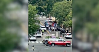Copertina di “C’è un uomo armato”, il Senato Usa viene fatto evacuare: le persone escono in strada con le mani alzate – Video