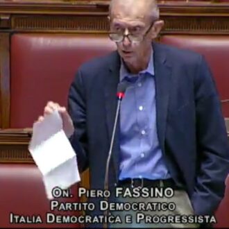 Copertina di Se 4700 euro netti vi sembran pochi: il Fatto di domani 3 agosto