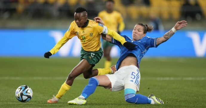 Mondiali di calcio femminile, Italia battuta dal Sudafrica: è fuori. Azzurre beffate da un gol nel recupero