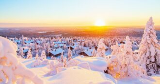 Copertina di Viaggio in Lapponia a Rovaniemi, tra renne e atmosfere nordiche da fiaba