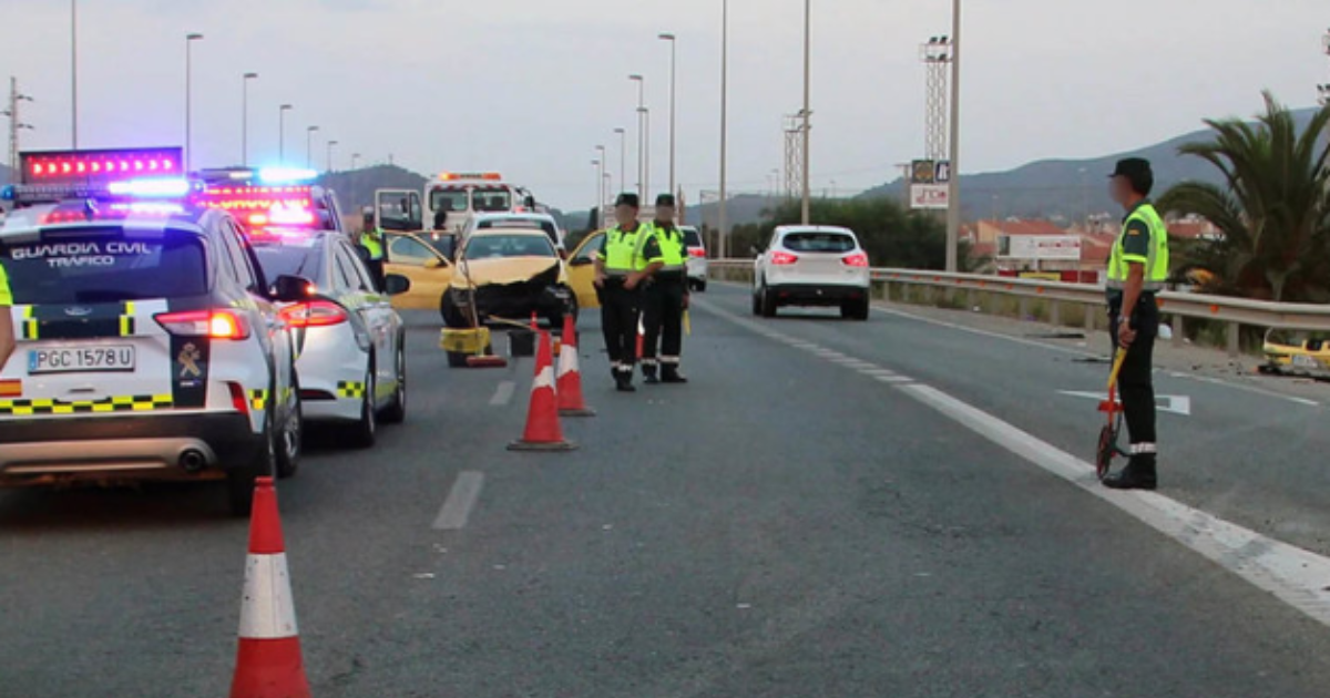 17enne senza patente si schianta e scappa lasciando l’amico morto nel bagagliaio: arrestato