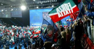 Copertina di FI, nominato il custode della memoria di B. E Tajani piazza i suoi per blindare il partito