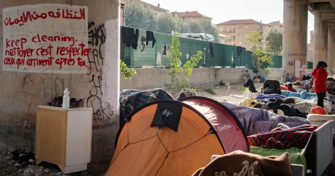 Detenzioni arbitrarie, famiglie separate e migranti fragili respinti, Msf: “Al confine di Ventimiglia nessuna assistenza” – Il rapporto