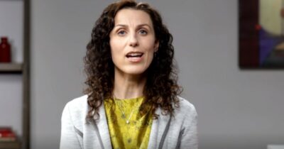 Copertina di “Illeciti accademici e frode scientifica”: Harvard revoca la cattedra all’italiana Francesca Gino