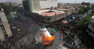 Copertina di Iran, il regime minacciato non solo dalle proteste dei giovani: anche tra le gerarchie religiose si è aperta una frattura