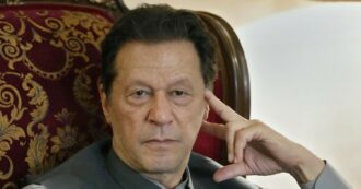 Copertina di Arrestato l’ex premier pakistano Imran Khan: condannato a tre anni di carcere per corruzione