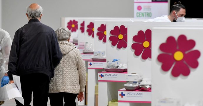 Copertina di Positivi al Covid, il governo toglie l’isolamento