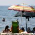 Copertina di A Metaponto una spiaggia libera era stata trasformata in privata: sequestrati 180 ombrelloni