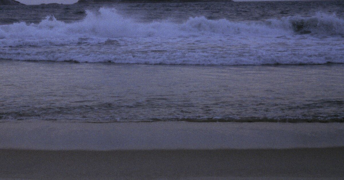 Proiettile vagante ferisce 20enne in spiaggia nel Brindisino Proiettile vagante ferisce 20enne in spiaggia nel Brindisino