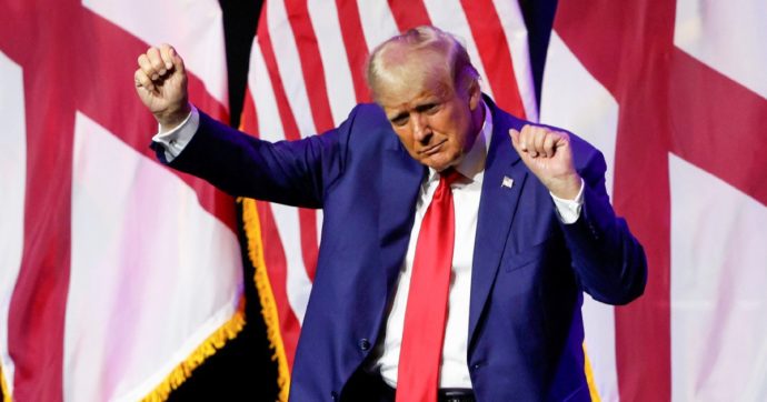 Trump dà forfait al primo dibattito repubblicano ma vince: parlano più di lui che di se stessi