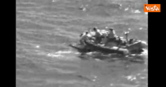 Copertina di Disperso nell’Oceano Atlantico per 35 ore su un barchino: il salvataggio a 12 miglia dalla costa – Video