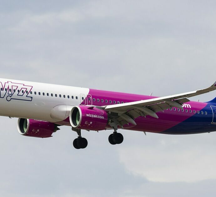 Wizz Air lancia la card ‘All You Can Fly’: “499 euro per oltre 800 destinazioni in un anno”. Ma ci sono dei limiti