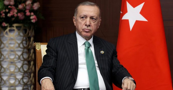 La mano di Erdogan sul Mediterraneo: proteste in Libia per la costruzione di una base militare turca. Il nodo del gas incustodito