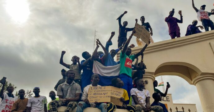 L’Unione africana sospende il Niger a causa del golpe militare. Riserve verso un eventuale intervento armato dell’Ecowas