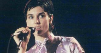 Copertina di Quando Sinéad O’Connor parlò per ore con una bambola per poi stupire tutti con la sua voce