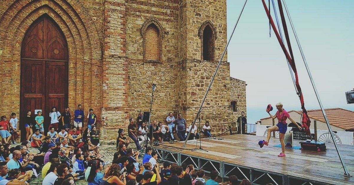 Valdemone, nel borgo Pollina il festival del nuovo circo e delle arti da strada al femminile