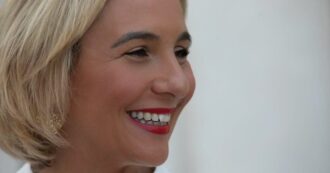 Copertina di L’economista Azzurra Rinaldi: “Care donne, per essere felici imparate a gestire il denaro”