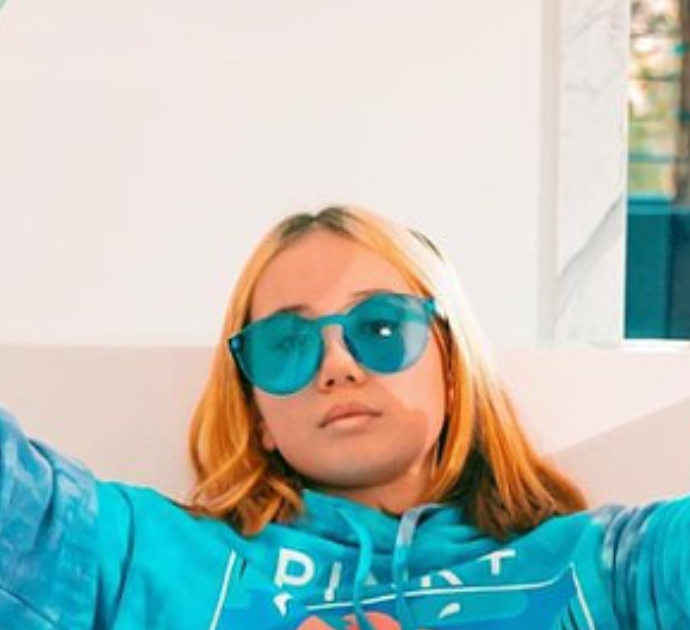 Morta a 14 anni la controversa star dei social Lil Tay, ma è giallo sulla scomparsa: che cosa ha dichiarato l’ex manager