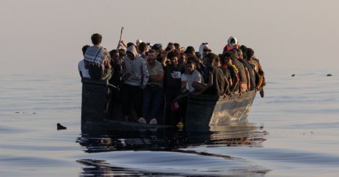 Sbarchi record, quasi 100mila migranti arrivati in Italia dall’inizio dell’anno. Frontex: “È il dato più alto dal 2017”