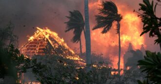 Copertina di Incendi alle Hawaii: almeno 55 morti ma “il numero salirà in modo significativo”. Tajani: “Stiamo rintracciando 60 italiani”
