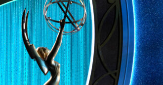 Copertina di Emmy Awards, lo sciopero di Hollywood fa slittare gli Oscar della tv. Ecco la nuova data