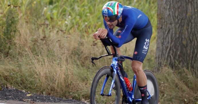 Mondiali di ciclismo, Filippo Ganna d’argento nella prova a cronometro: beffato per 12 secondi dal belga Evenepoel