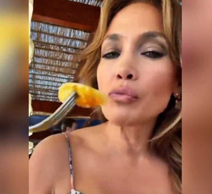 “Mambo, spaghetti e ravioli”: le vacanze di Jennifer Lopez in Costiera Amalfitana – Video