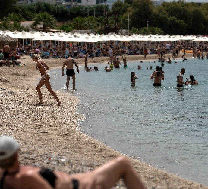 “Nel Mediterraneo è in corso un etnocidio” mi spiega Bonadonna: il turismo svuota le comunità