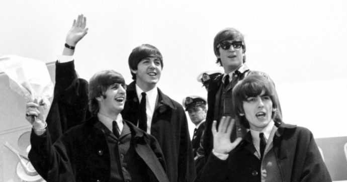 Copertina di “Noi più popolari di Gesù”. E i Beatles finirono al rogo