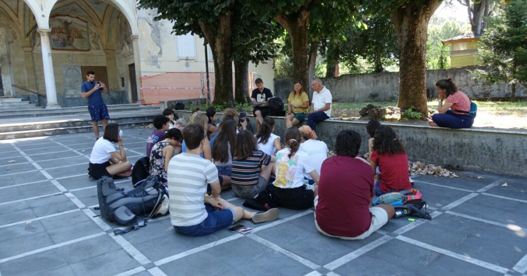 Sant’Anna di Stazzema e il campus della pace: studenti italiani e tedeschi insieme per studiare l’eccidio e ascoltare i testimoni. “In Germania troppo silenzio”