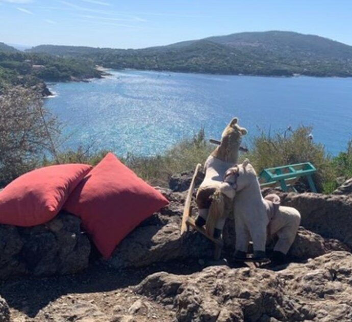 “Vuoi giocare con mia moglie?”: siamo stati alla spiaggia degli scambisti all’isola d’Elba ed ecco cosa abbiamo visto